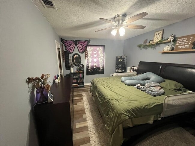 Building Photo - 303 Timber Ridge Dr