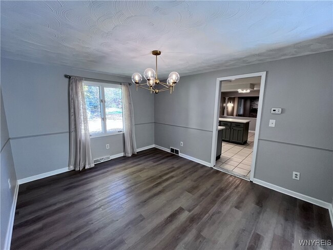 Building Photo - 306 Randwood Dr