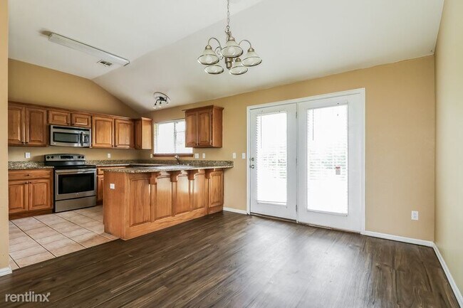 Building Photo - 3 br, 2 bath House - 2725 Tioga Circle