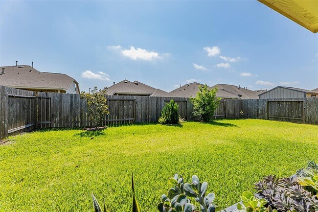 Building Photo - 6811 Peach Mill Ln