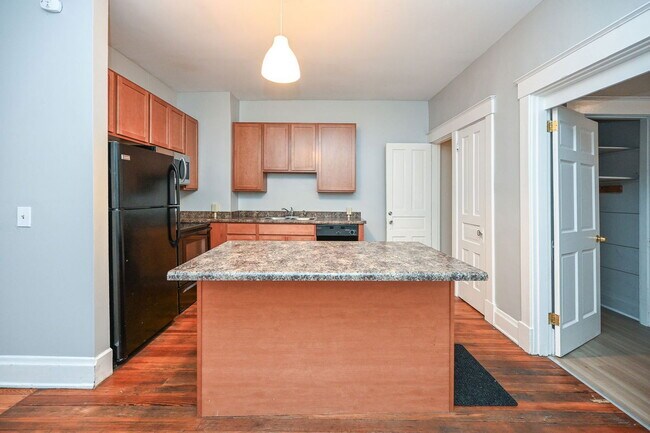 Building Photo - 2342 Chickasaw St