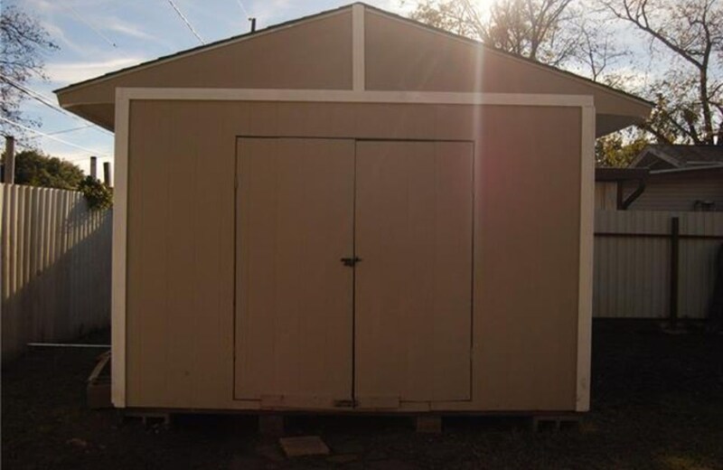 Building Photo - 2208 Farola Dr