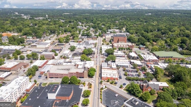 Building Photo - 541 N White St
