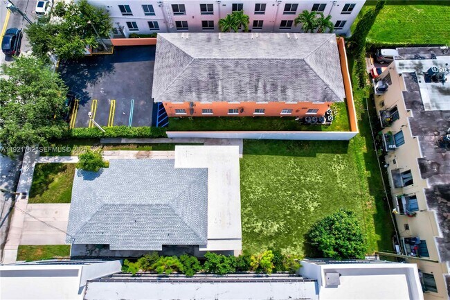 Building Photo - 1572 NW 2nd St