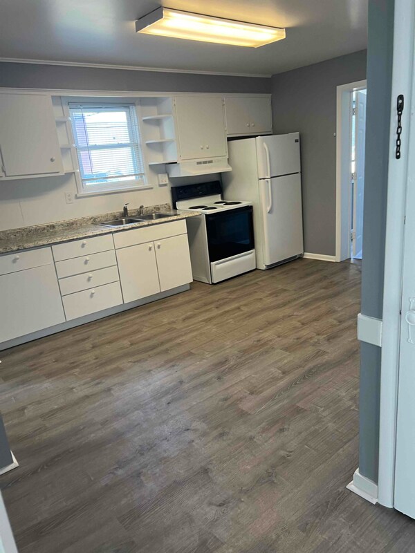 Building Photo - 1226 9th Ave S