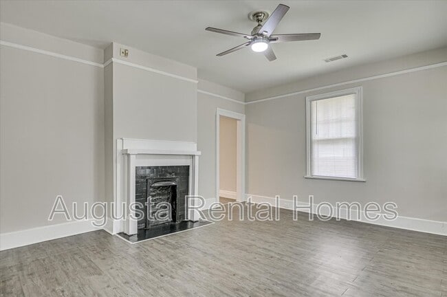 Building Photo - 106 Ellis St