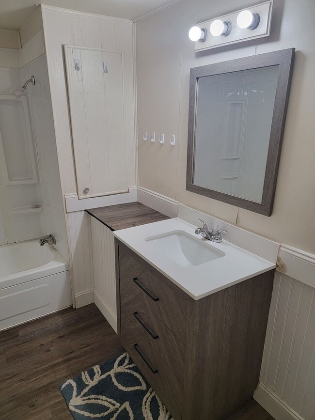 Building Photo - Beautiful 2/1 Near Water in Hernando!!!