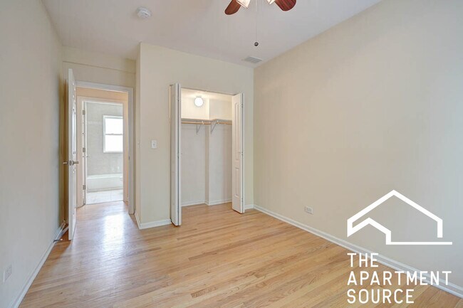 Building Photo - 2553 W Ardmore Ave