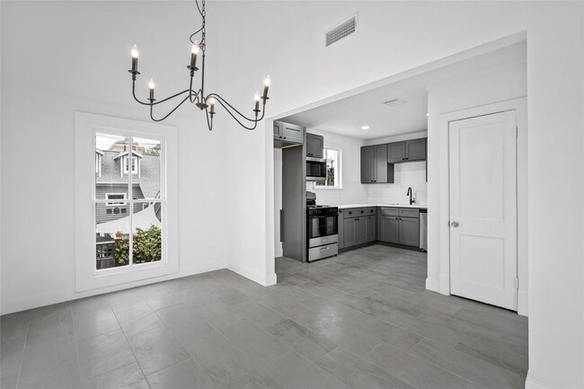 Building Photo - 1106 Winnie St