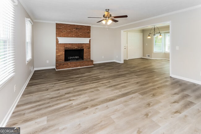 Building Photo - 1616 Quail Run SW