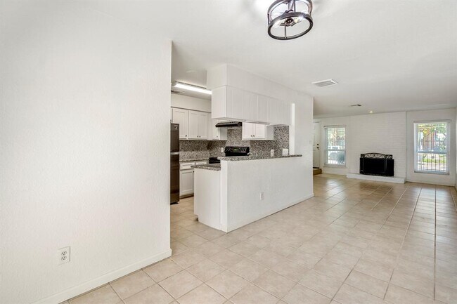 Building Photo - 2501 Bering Dr