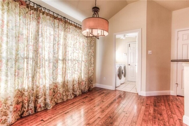 Building Photo - Spacious 3 Bed- 2 Bath in the Exclusive Private Riverwood Addition- SW Fort Worth- 76116