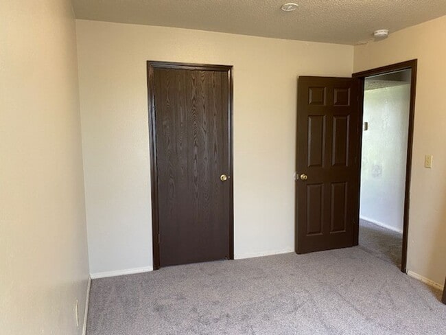 Building Photo - 67 Bellevue Dr