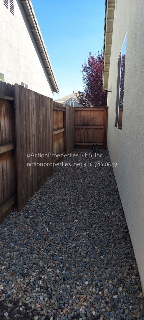 Building Photo - West Park -3 Bedroom, 2 Bath,  Single Stor...