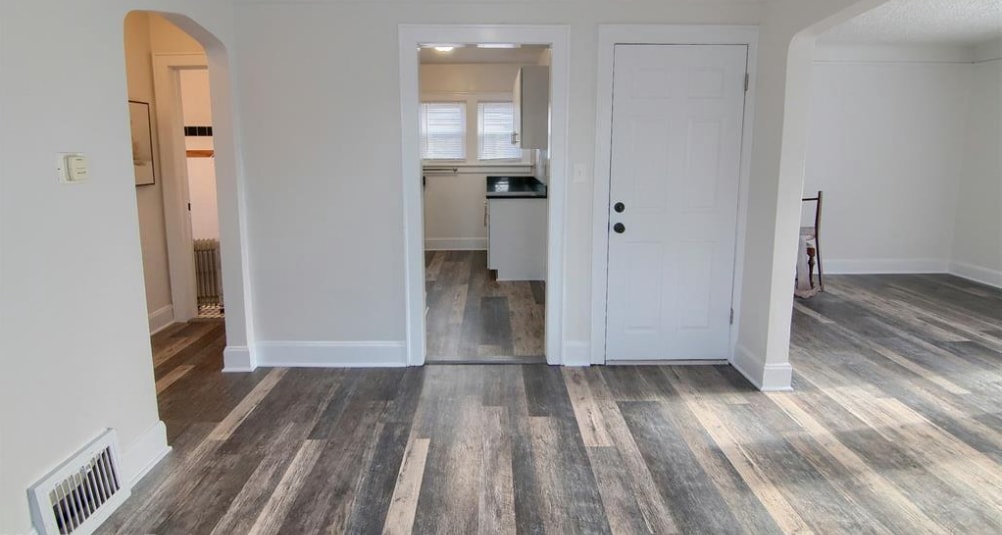 Building Photo - 372 W Bennett Ave