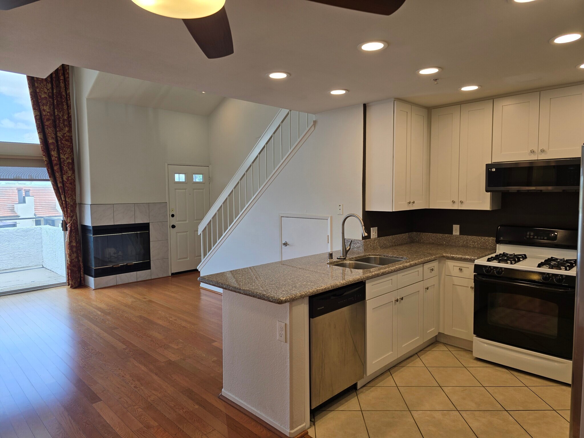 Building Photo - 13133 Le Parc
