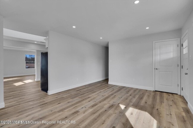 Building Photo - 152 Windward Dr