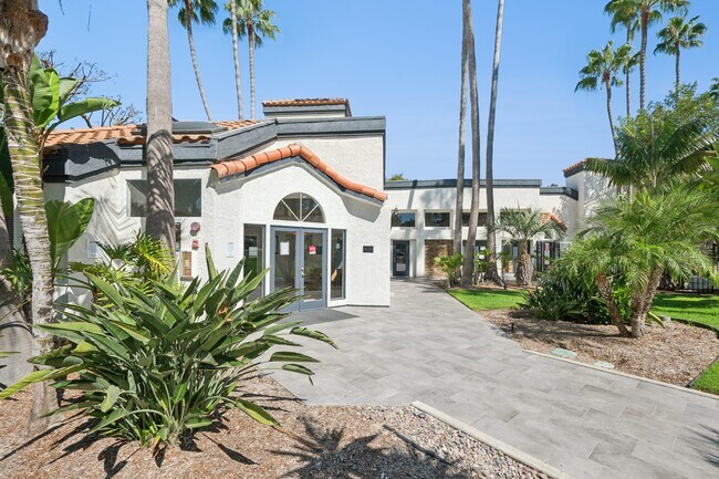 Building Photo - Rancho Del Mar