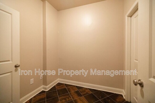 Building Photo - 118 Ruth Dr