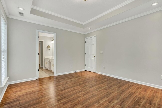 Building Photo - 3064 Igou Crossing Dr