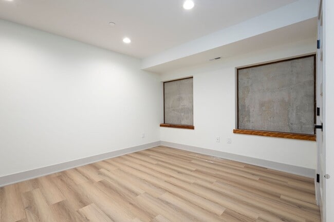 Building Photo - Your Next Home Awaits – Spacious & Beautiful Apartment in North Philadelphia!