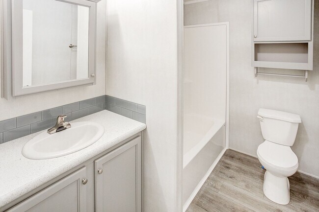 Building Photo - 766 Wall St