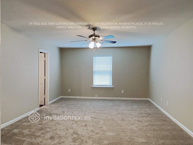 Building Photo - 407 Vermeer Ct