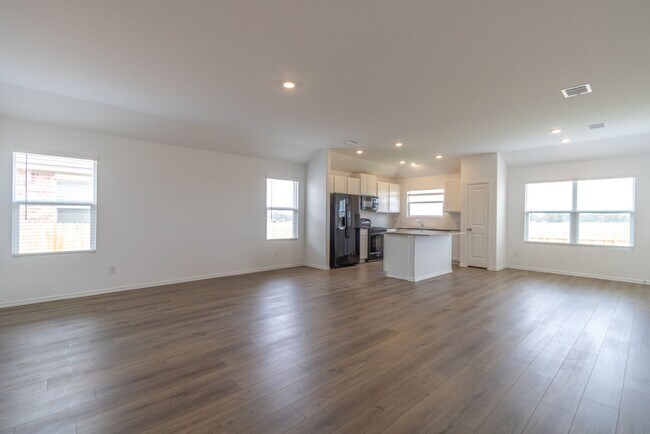 Building Photo - 157 Seminole Dr