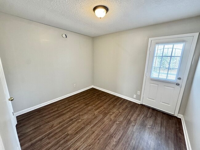 Building Photo - 6506 Wimble Rd