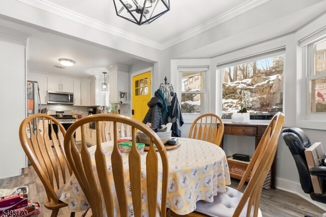 Building Photo - 49 Cliffside Trail