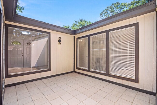 Building Photo - 19407 Enchantford Ct