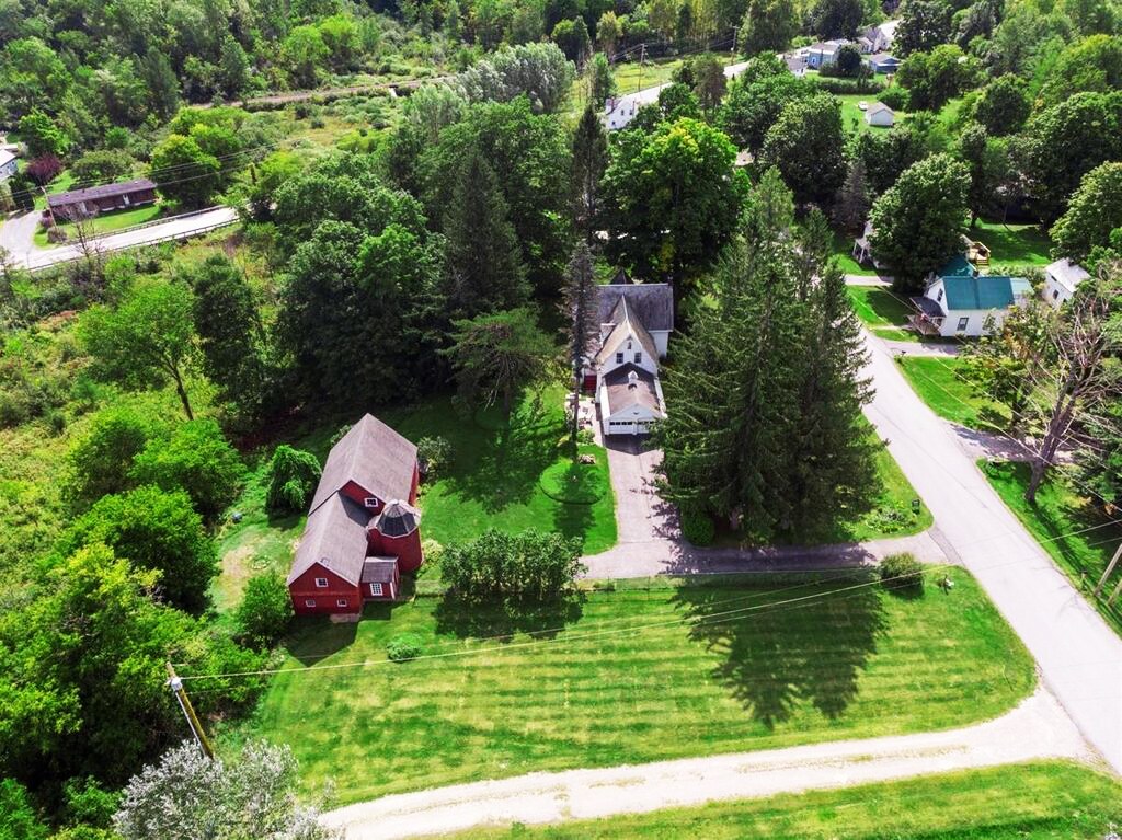 Building Photo - 96 Twitchell Hill Rd
