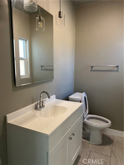 Building Photo - 6428 S Van Ness Ave