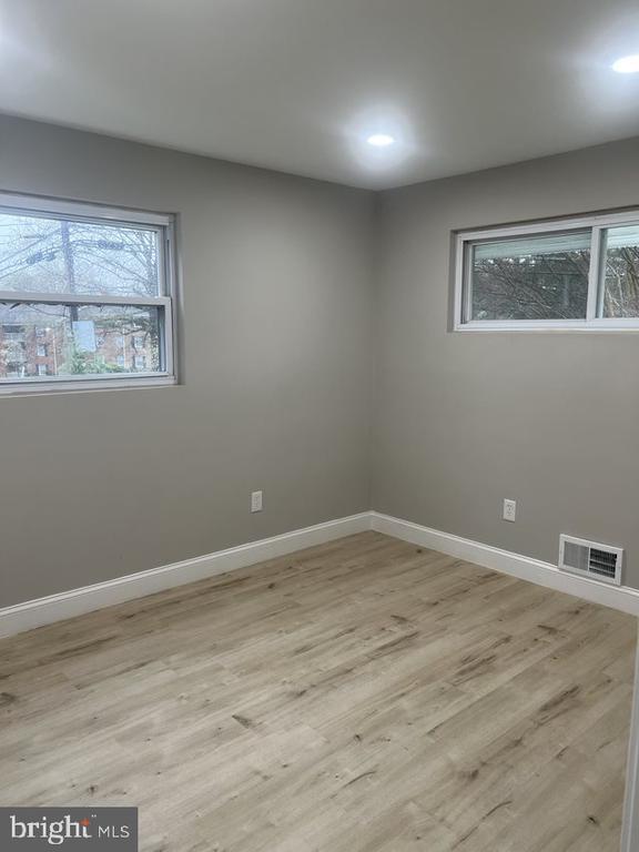 Building Photo - 3 Lakecrest Cir