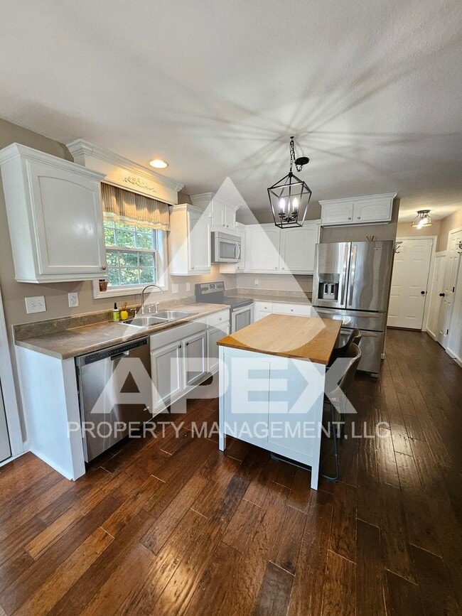 Building Photo - 5826 Wall Flower Ln