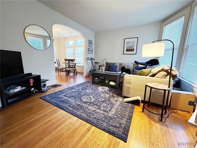 Building Photo - 240 Anderson Pl