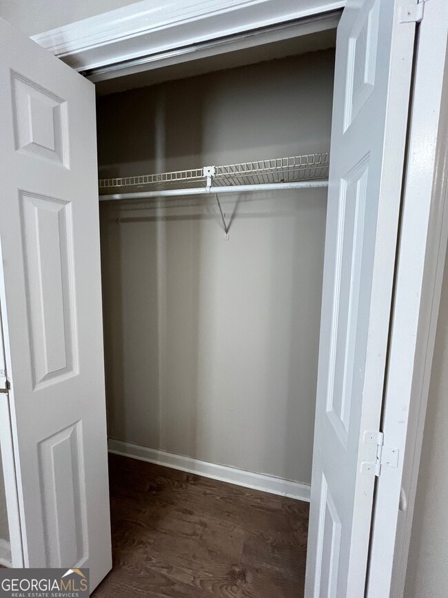 Building Photo - 300 Admiral's Walk Dr