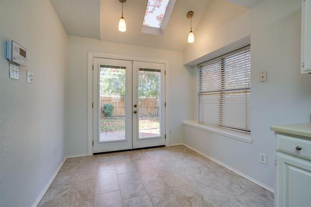 Building Photo - 329 Parkway Blvd