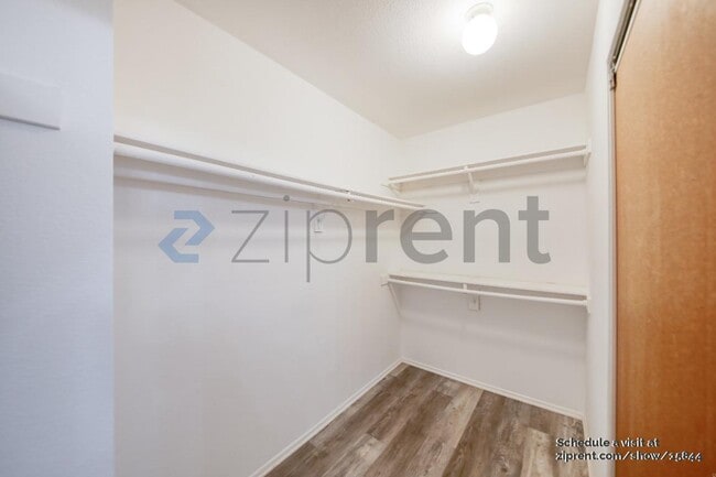 Building Photo - 7855 Green Crest Ct
