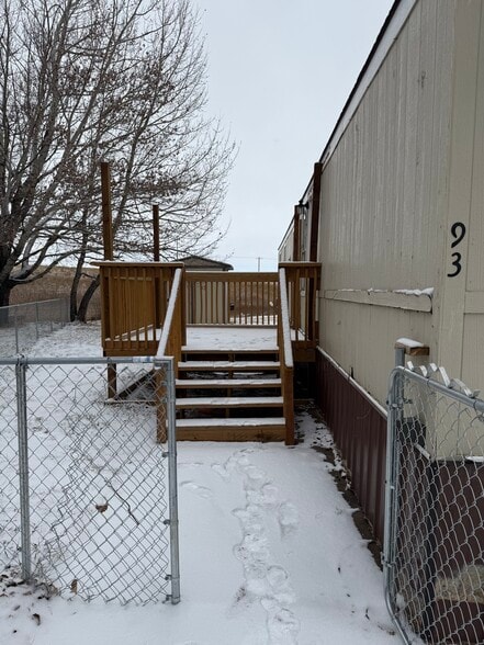 Building Photo - 953 N McCue St