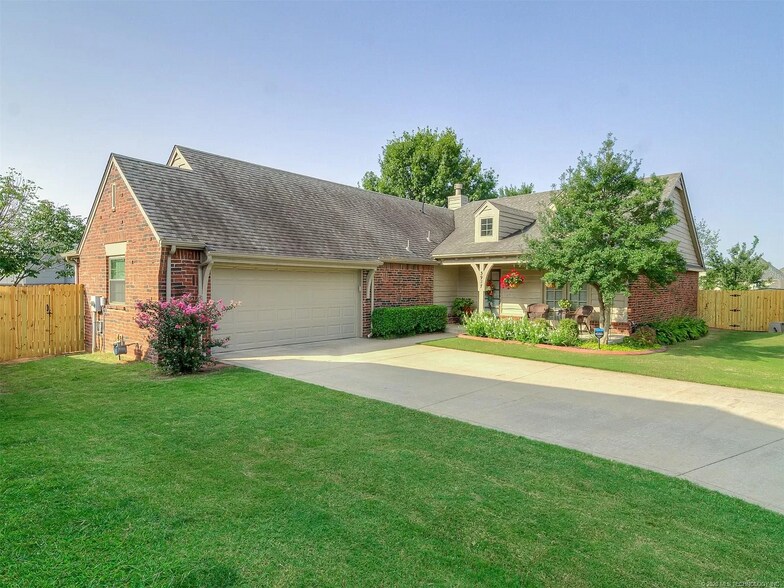 Primary Photo - 3927 W Austin St