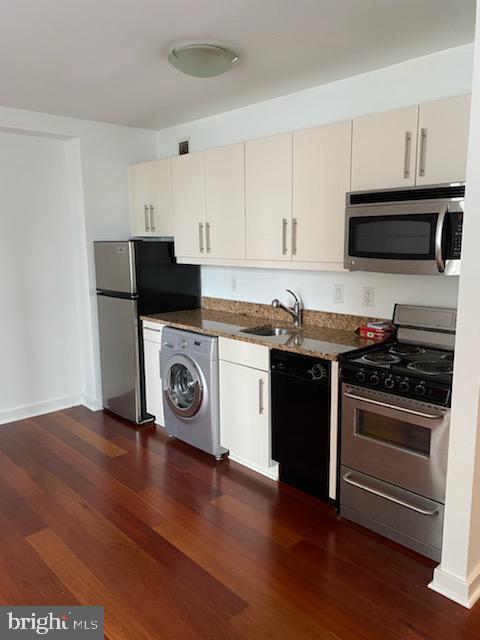 Building Photo - 219 S 18th St