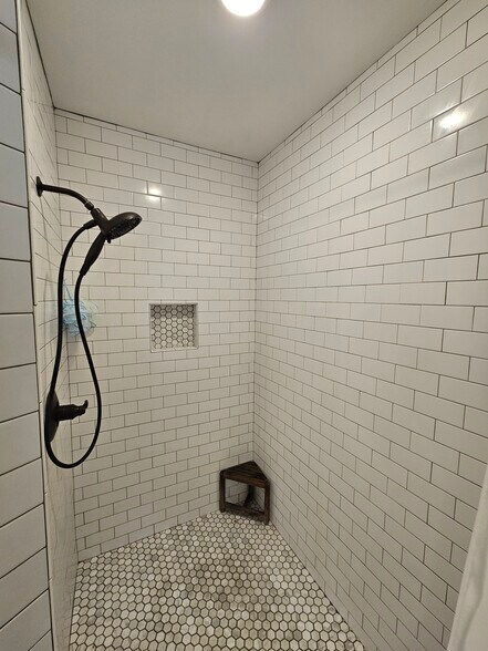 shower master - 308 E Leigh St