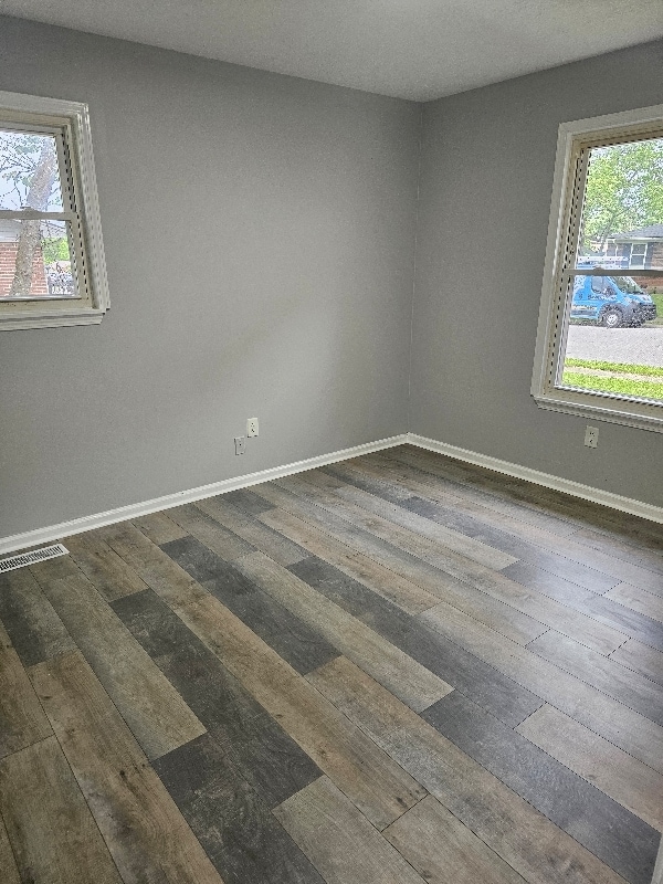 Building Photo - 321 Longview Dr
