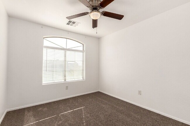 Building Photo - 24110 W Hadley St