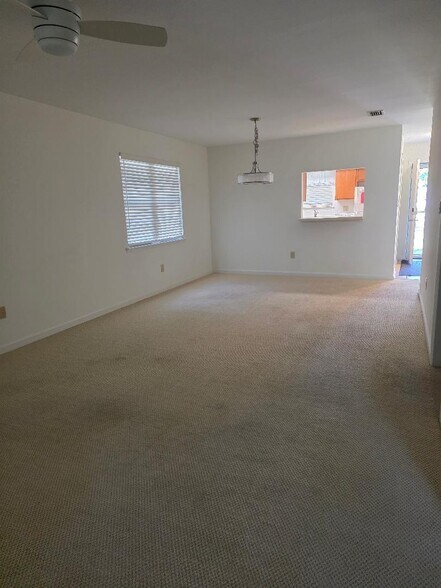 Building Photo - 6635 W Sweetbriar Trl