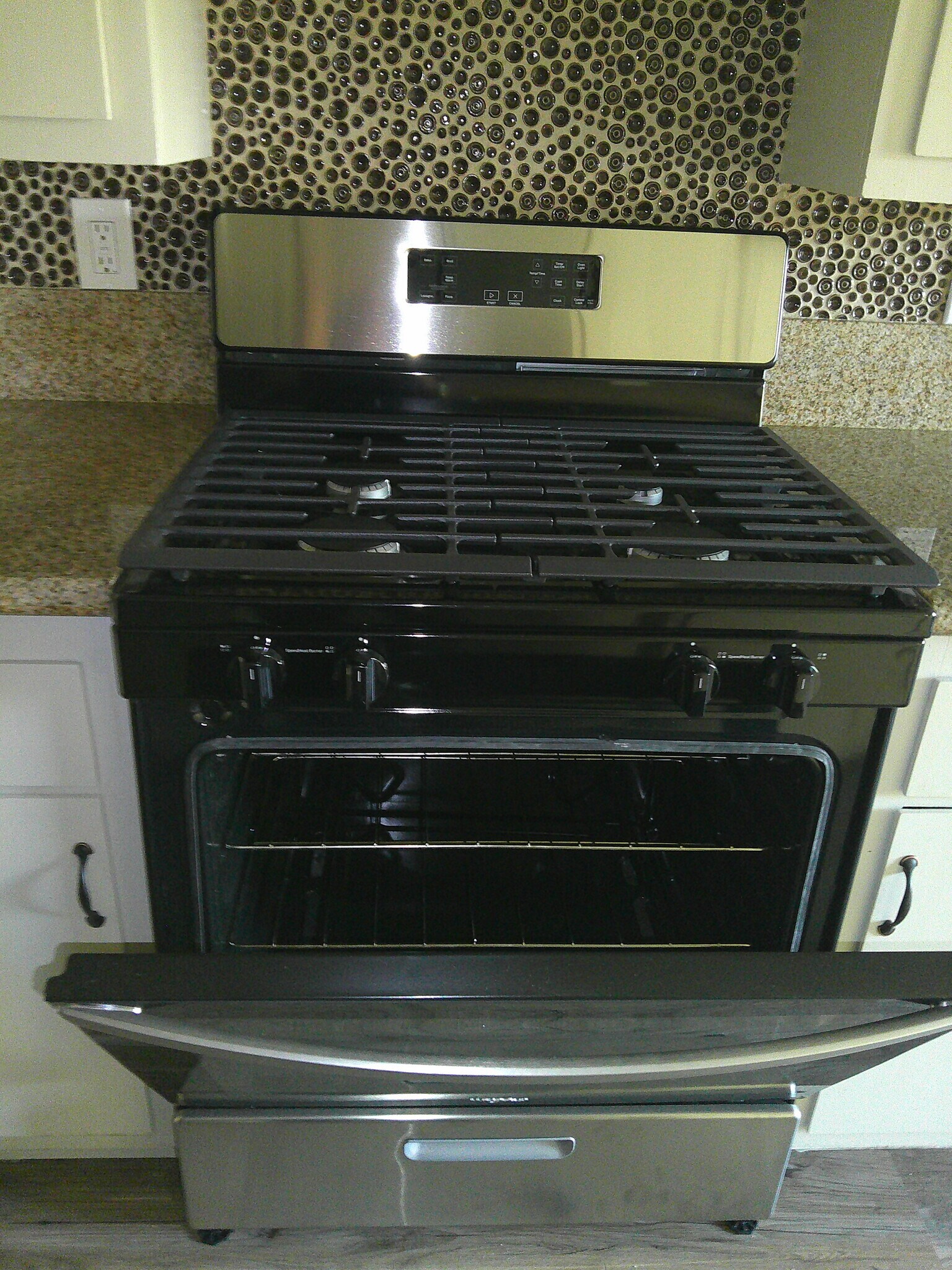 Building Photo - 311 N Westlake Ave