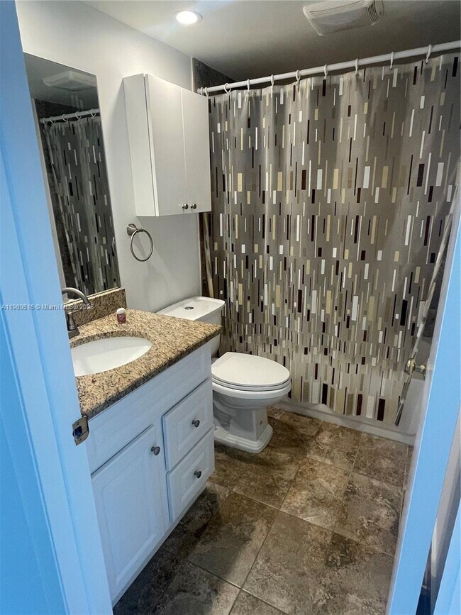 Building Photo - 485 Flanders K