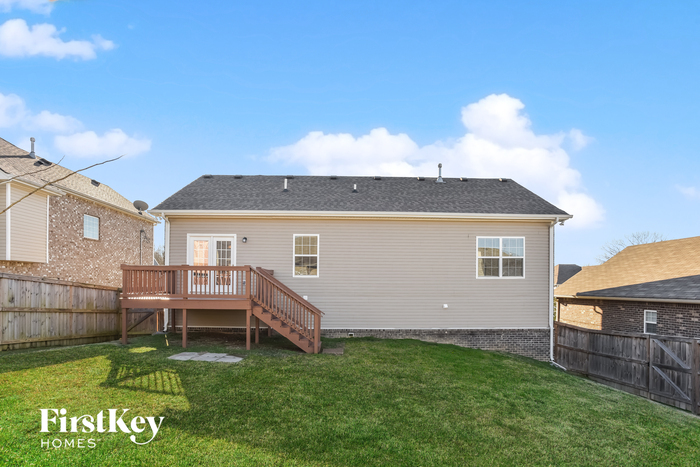 Building Photo - 425 Chinook Dr