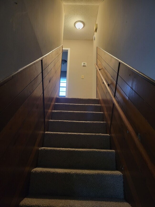 Building Photo - $1095 - 2/1.5 - Arlington - Super Cute - Great Location